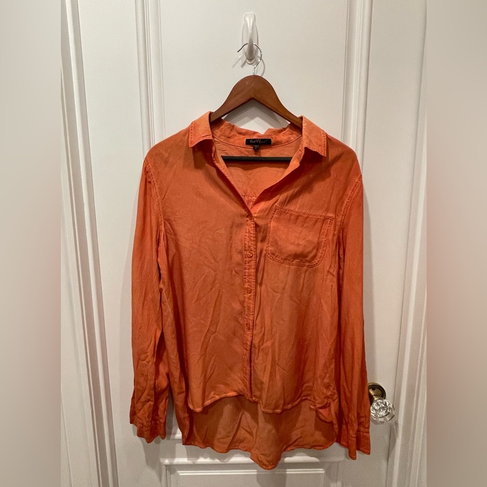 Velvet Heart Brand New/No Tags/Women’s Long Sleeved Button Down Blouse. Size L